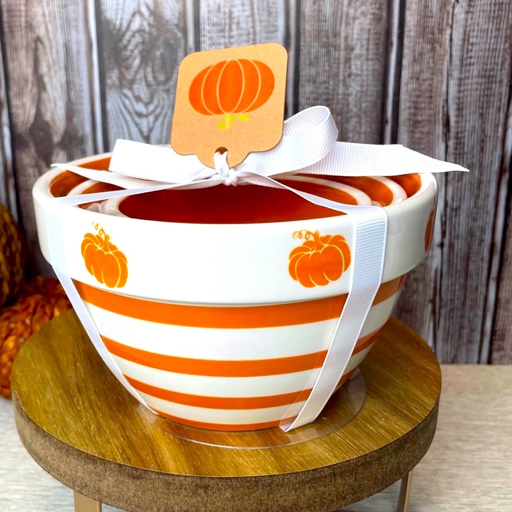 Terramoto Nesting Bowls -Orange & White Fall Pumpkin Motif